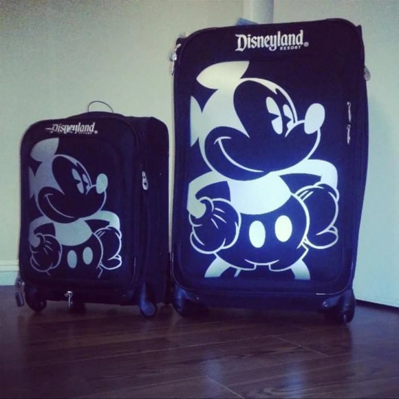 Disney Rolling Luggage - Mickey Mouse Black & White - 20" - Picture 10 of 10